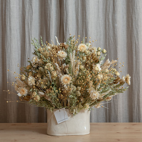 Jarrón Cerámico Ovalado con Flores Preservadas