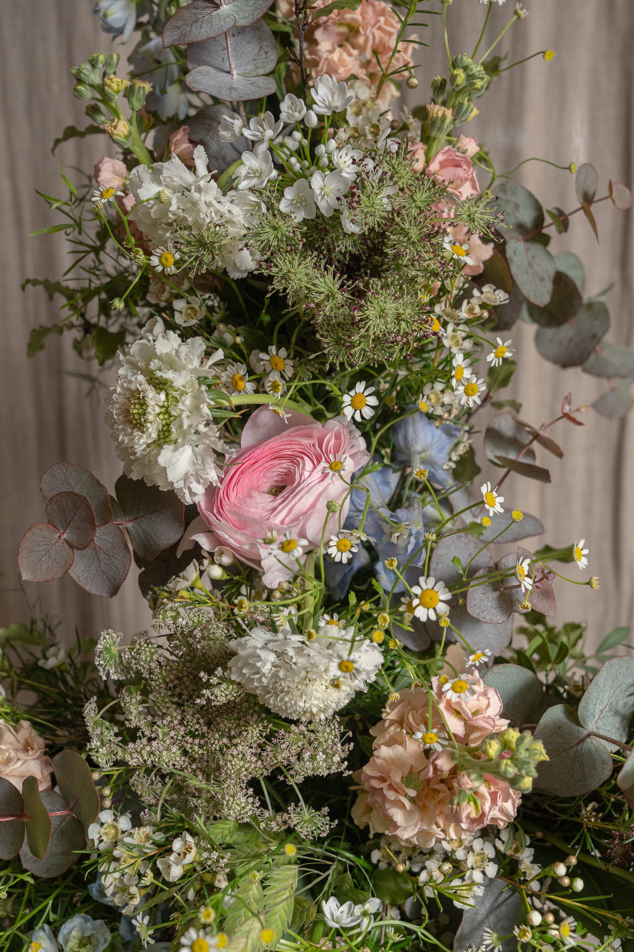 Cruz con Flores de Temporada 4