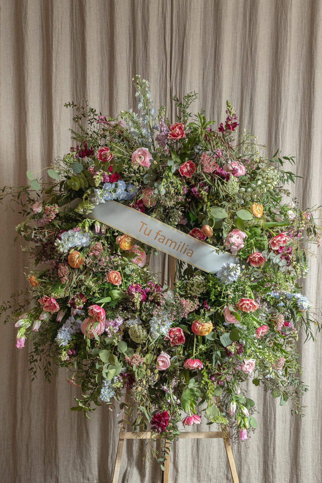 Corona con Flores de Temporada 2