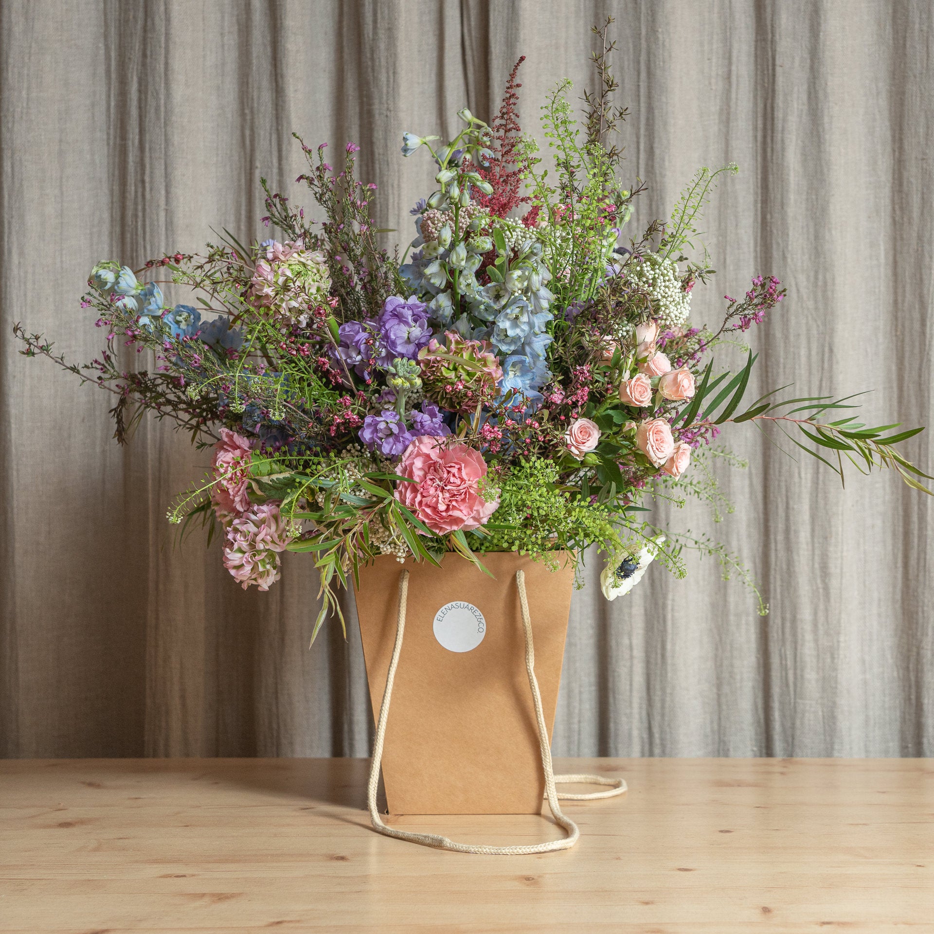 Bolsa con Flores en Tonos Variados 3