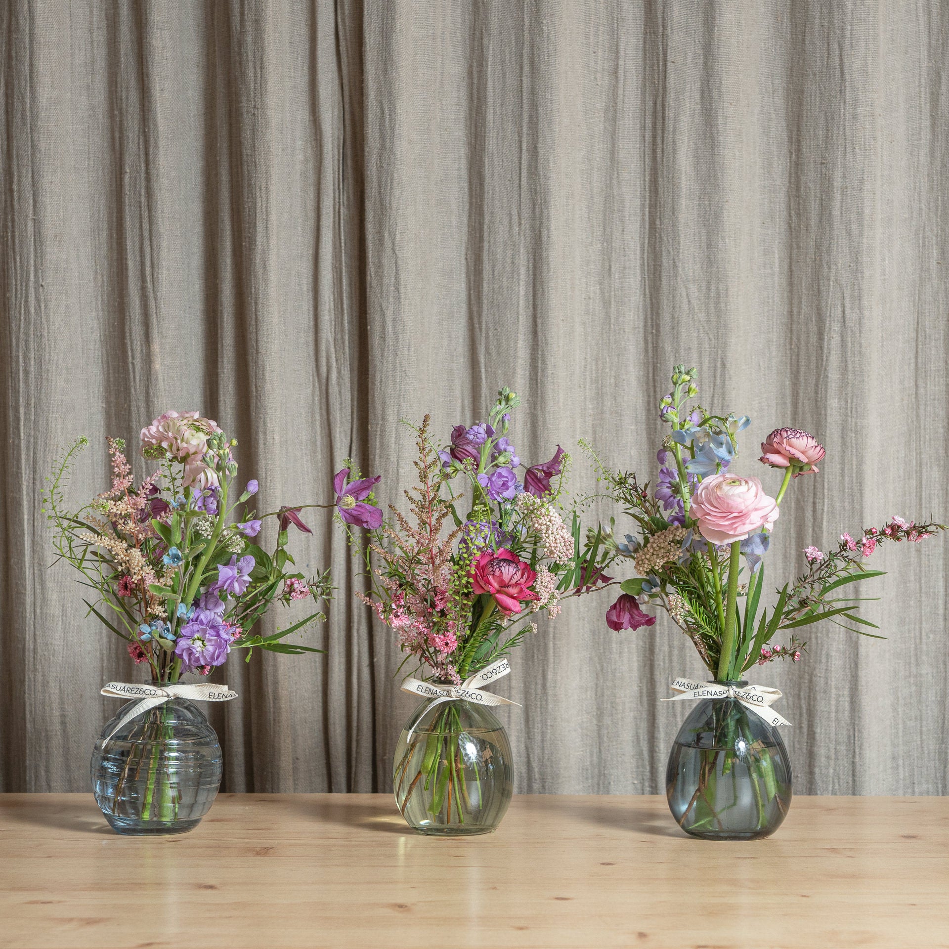 Juego de 3 violeteros con flores