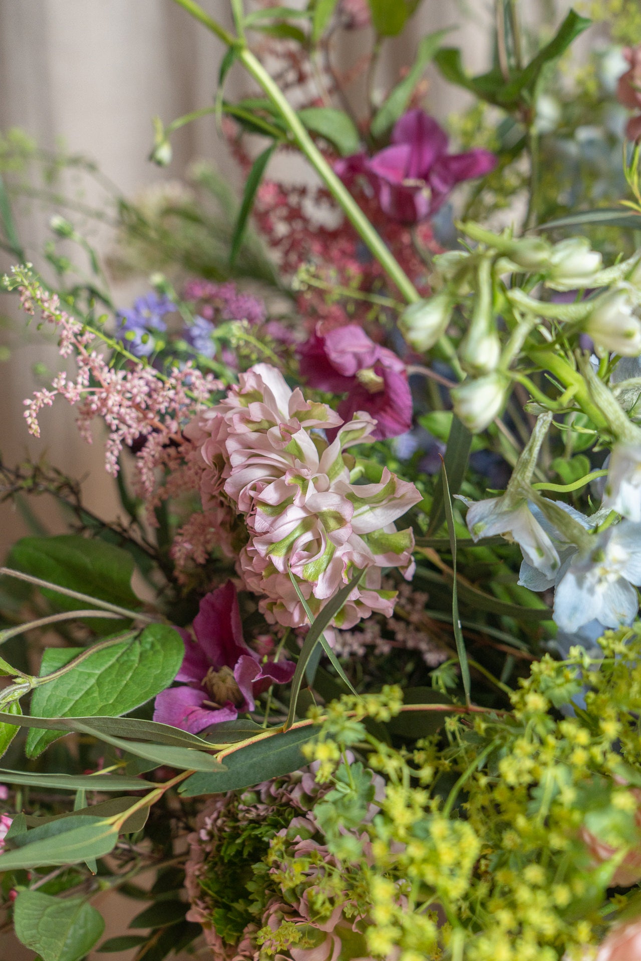 Bolsa con Flores en Tonos Variados 6