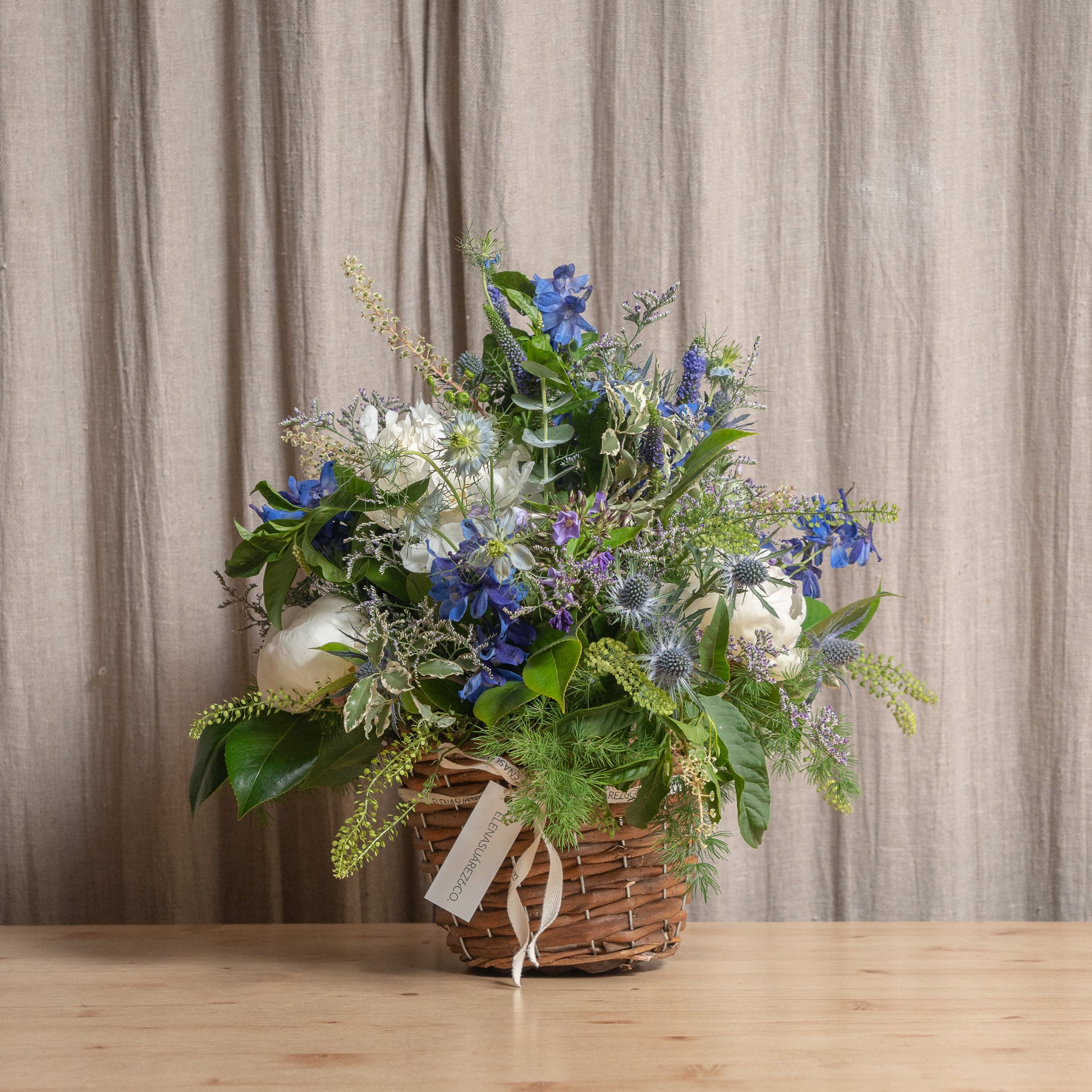 Cesto de Mimbre Flores Frescas