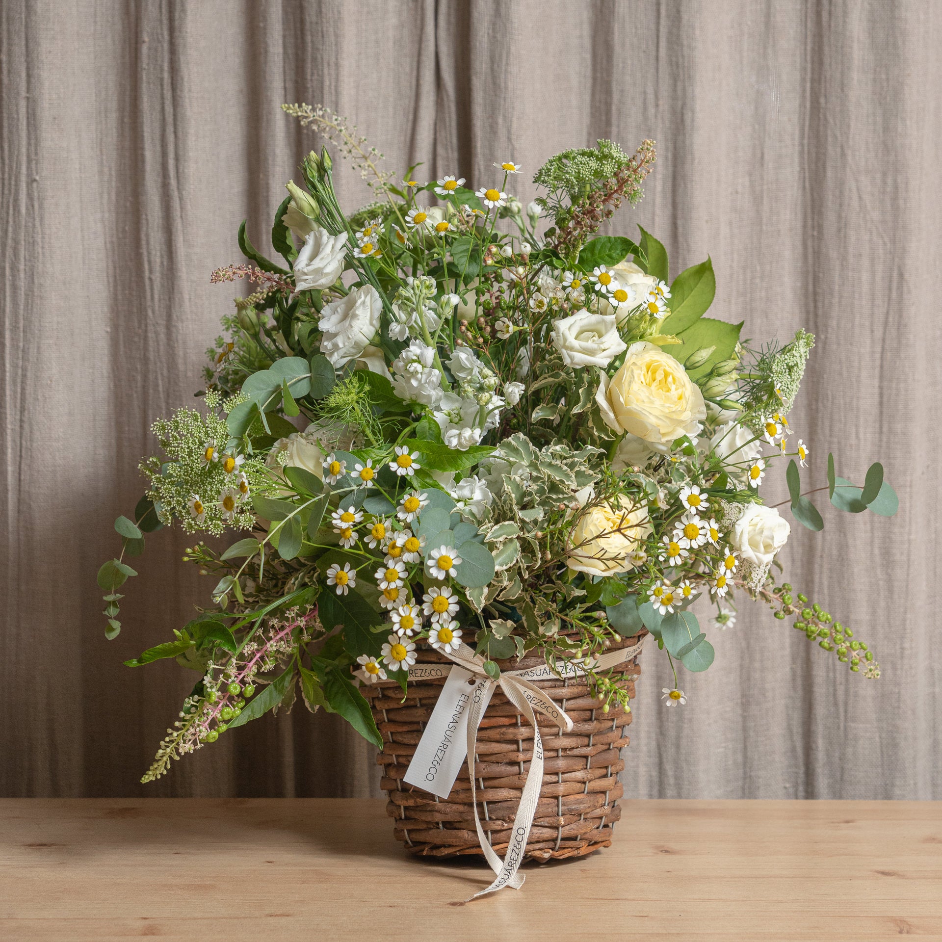 Cesto de Mimbre Flores Frescas 8