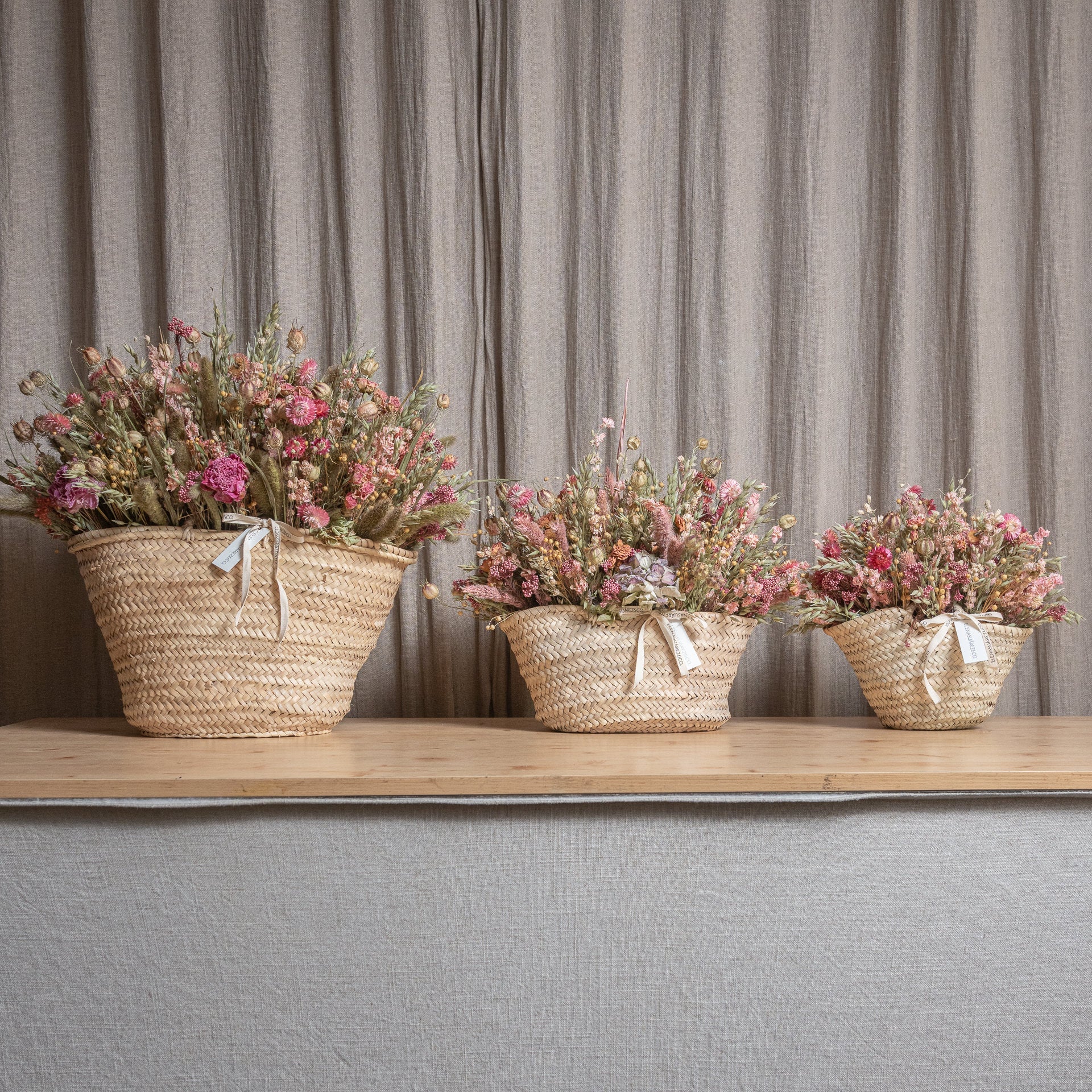 Cesto de Palma con Flores Preservadas