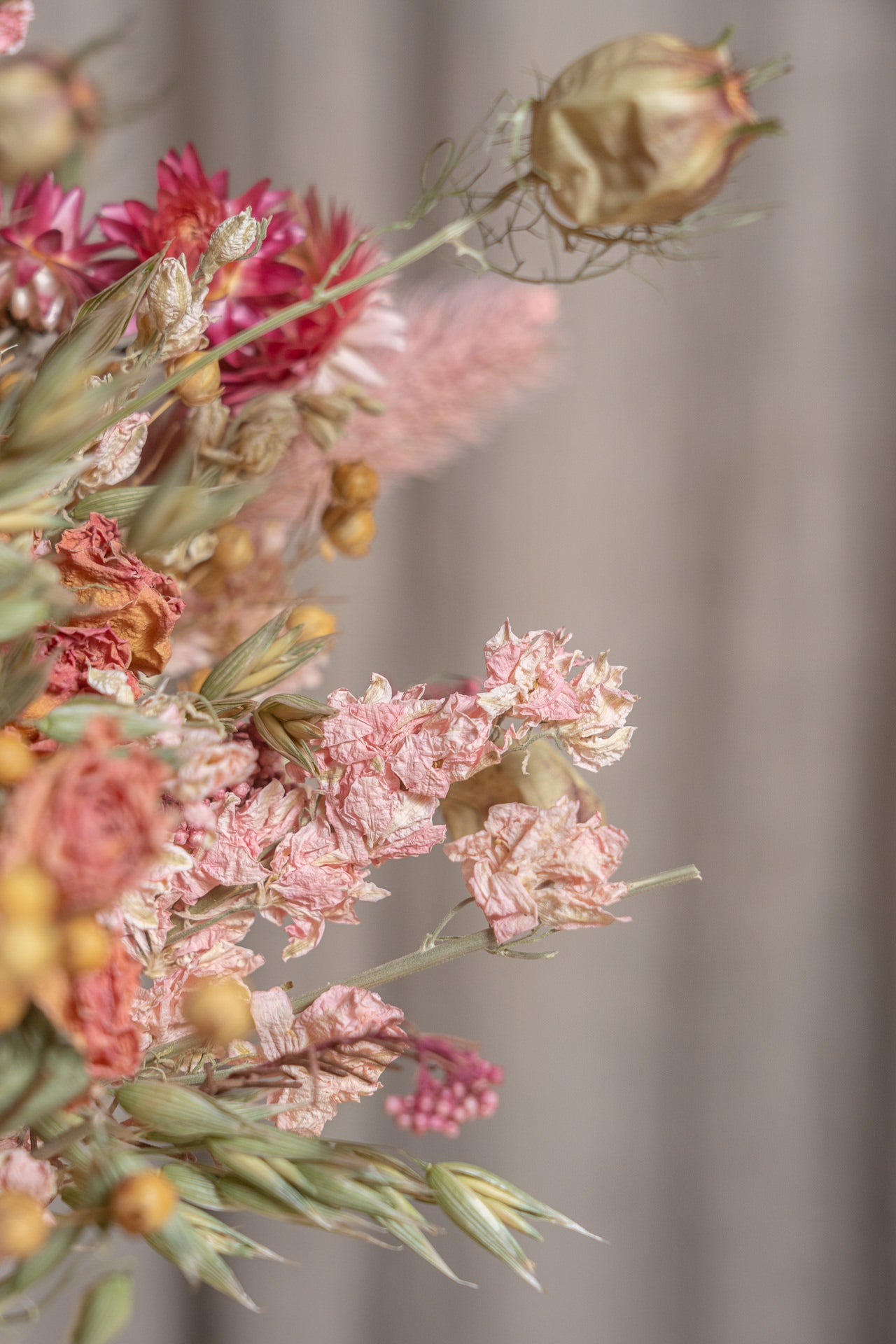 Cesto de Palma con Flores Preservadas 9