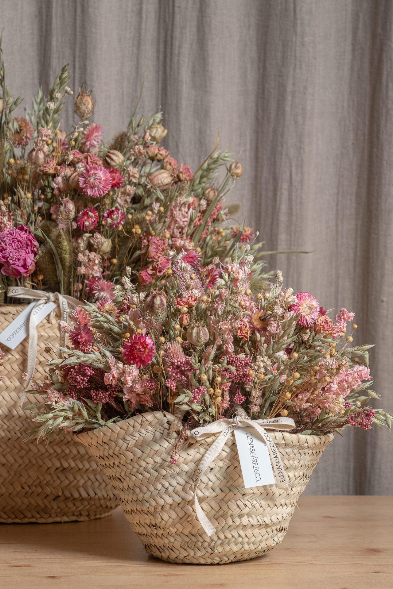 Cesto de Palma con Flores Preservadas 12