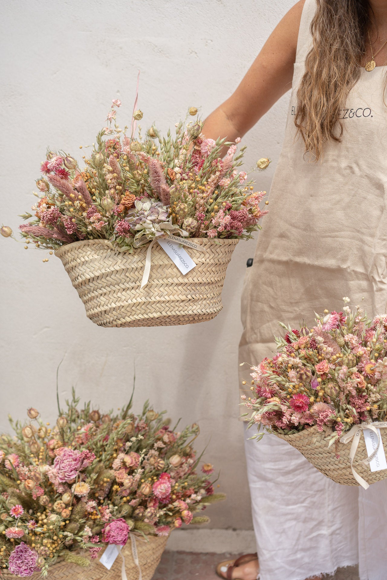 Cesto de Palma con Flores Preservadas 2