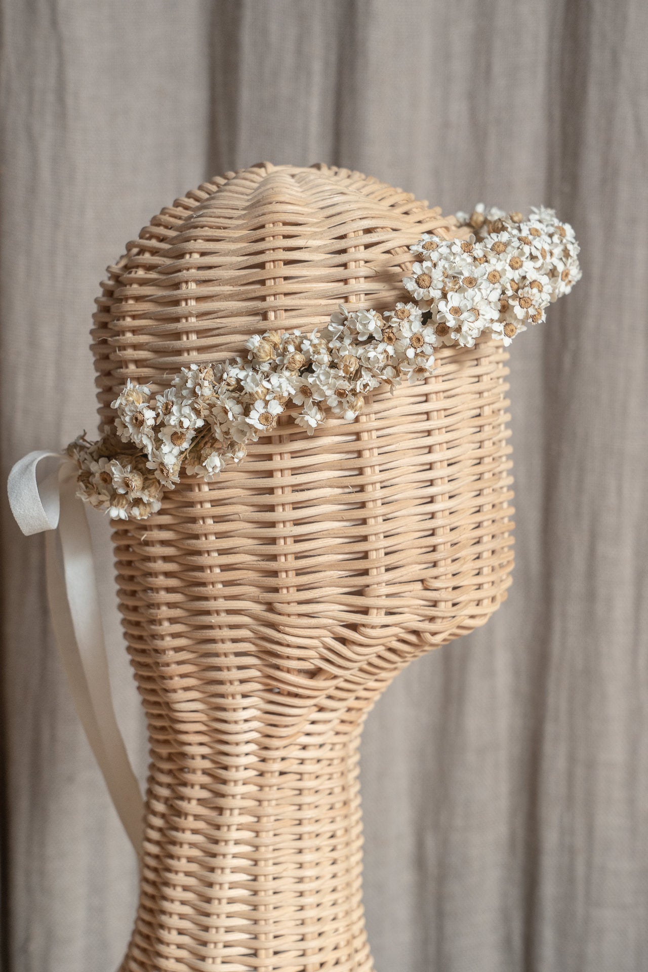 Coronita flores silvestres blancas 2