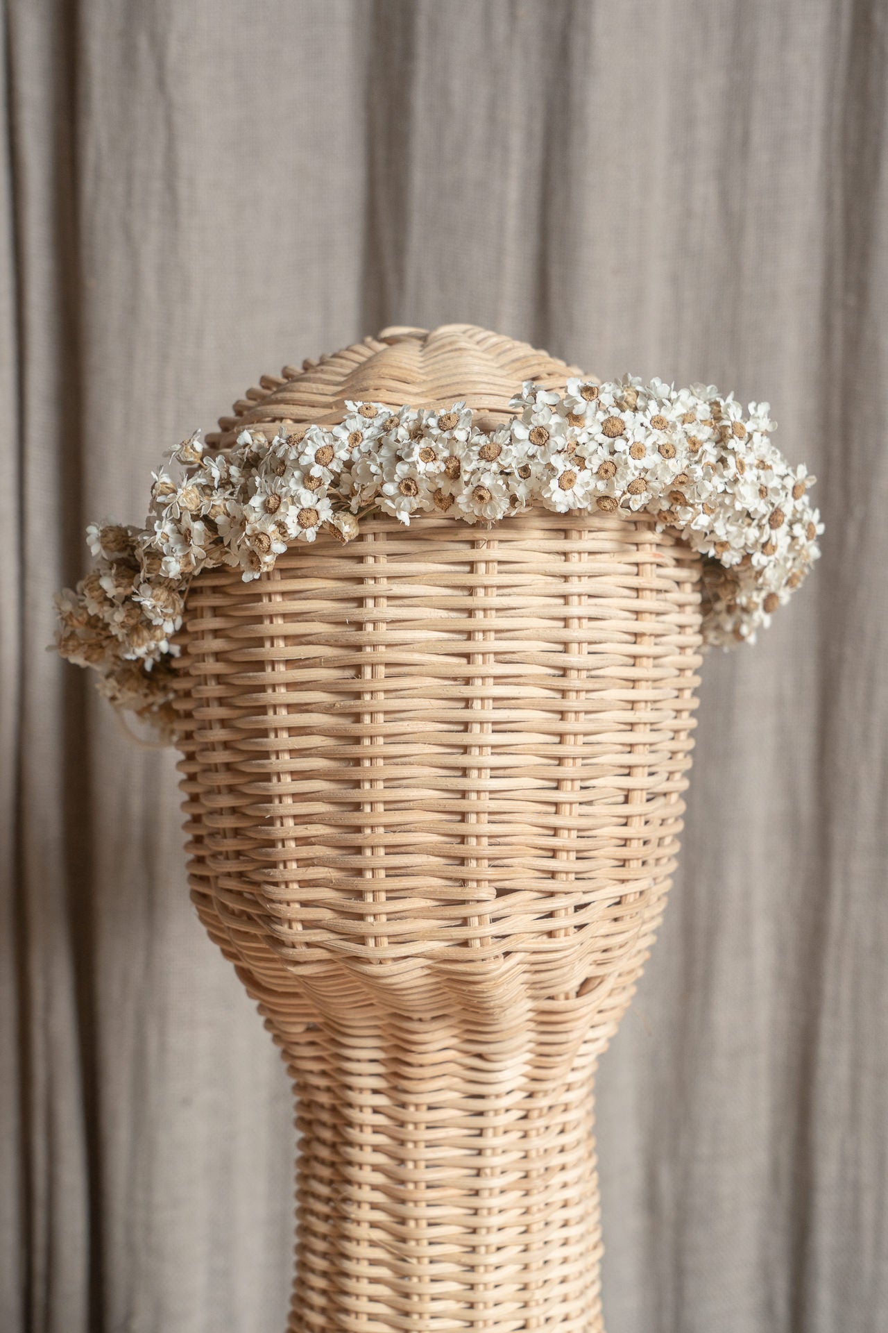 Coronita flores silvestres blancas 3