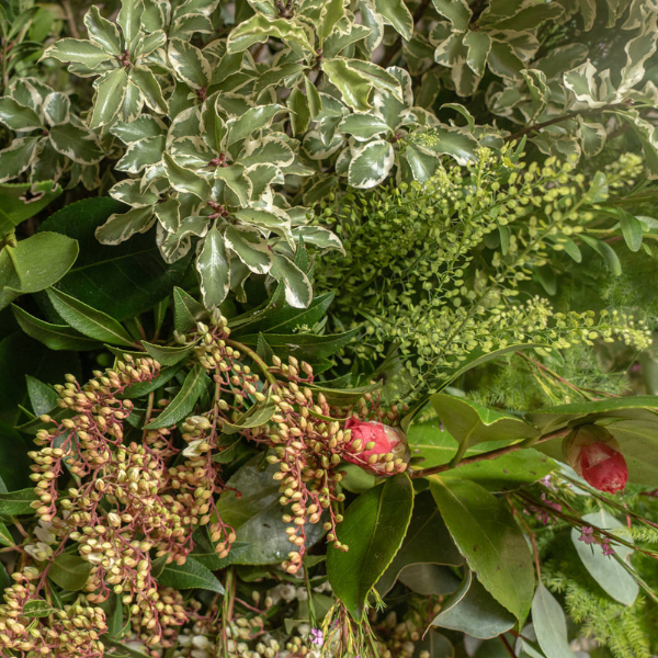 Jarrón de Madera con Verdes de Temporada 2