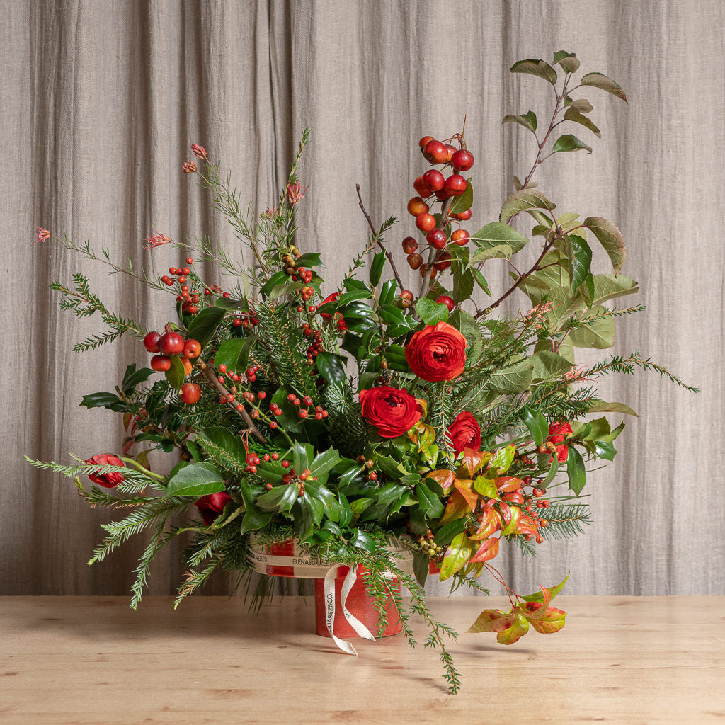Frutero Rojo de Andrea Suárez con flores